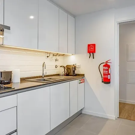 Brand New 2 Bdr Flat W/rooftop Pool By Lovelystay Διαμέρισμα *