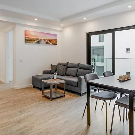 Brand New 2 Bdr Flat W/rooftop Pool By Lovelystay Appartement