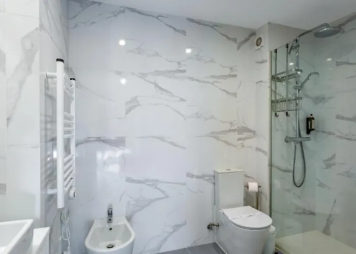 Brand New 2 Bdr Flat W/rooftop Pool By Lovelystay