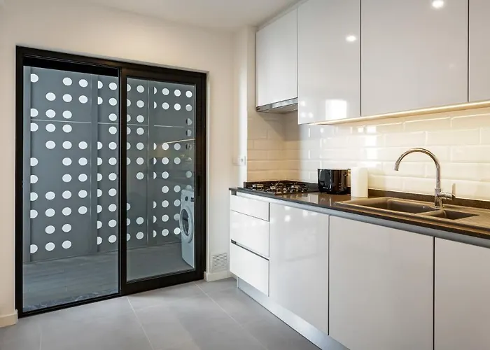 Brand New 2 Bdr Flat W/rooftop Pool By Lovelystay Olhão